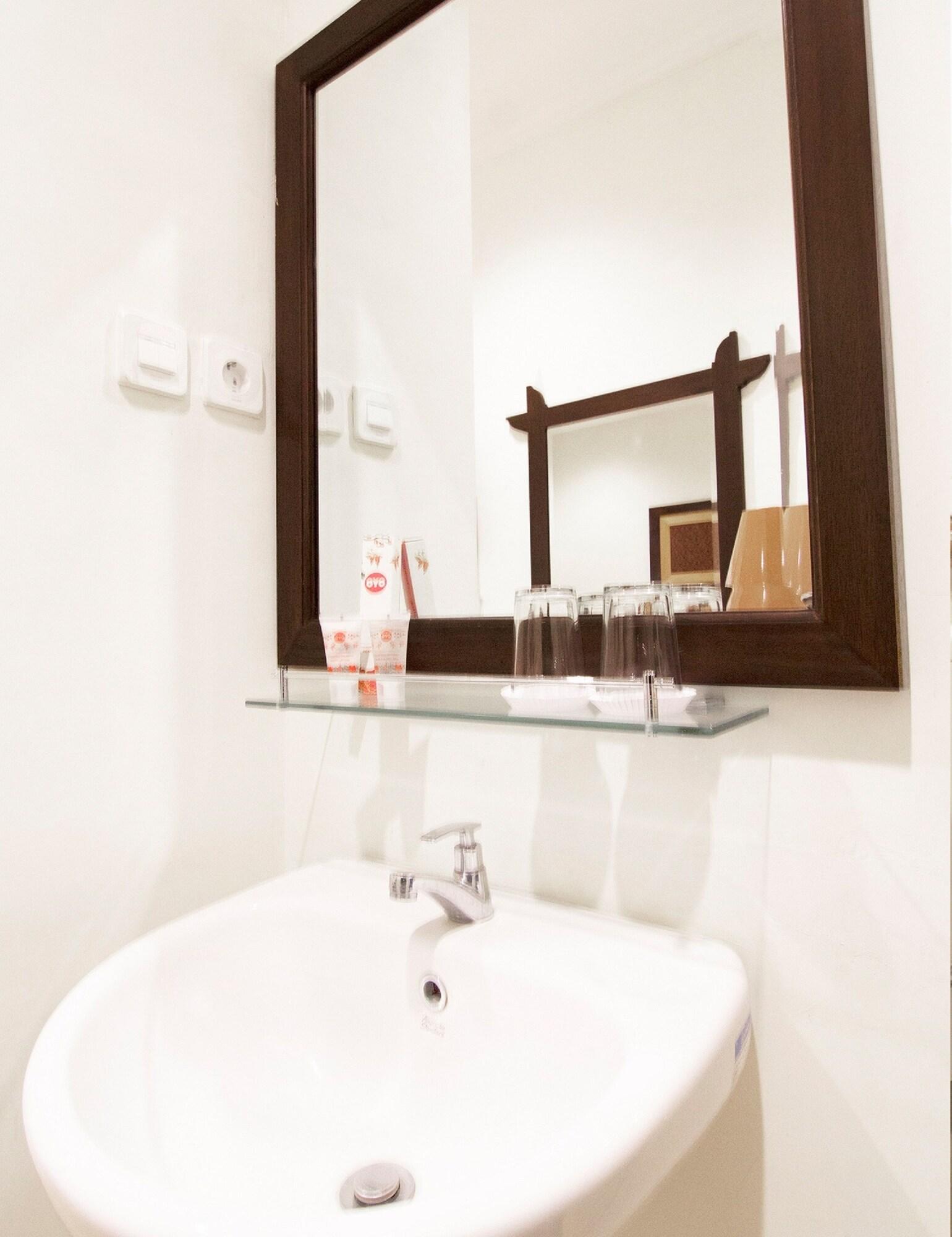 Hotel Urbanview Sasono Putro Condoongcatur By Reddoorz Kejayan