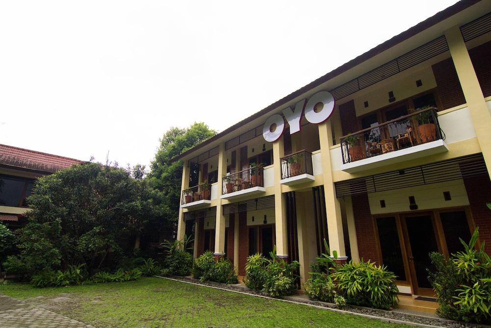 Urbanview Sasono Putro Condoongcatur By Reddoorz