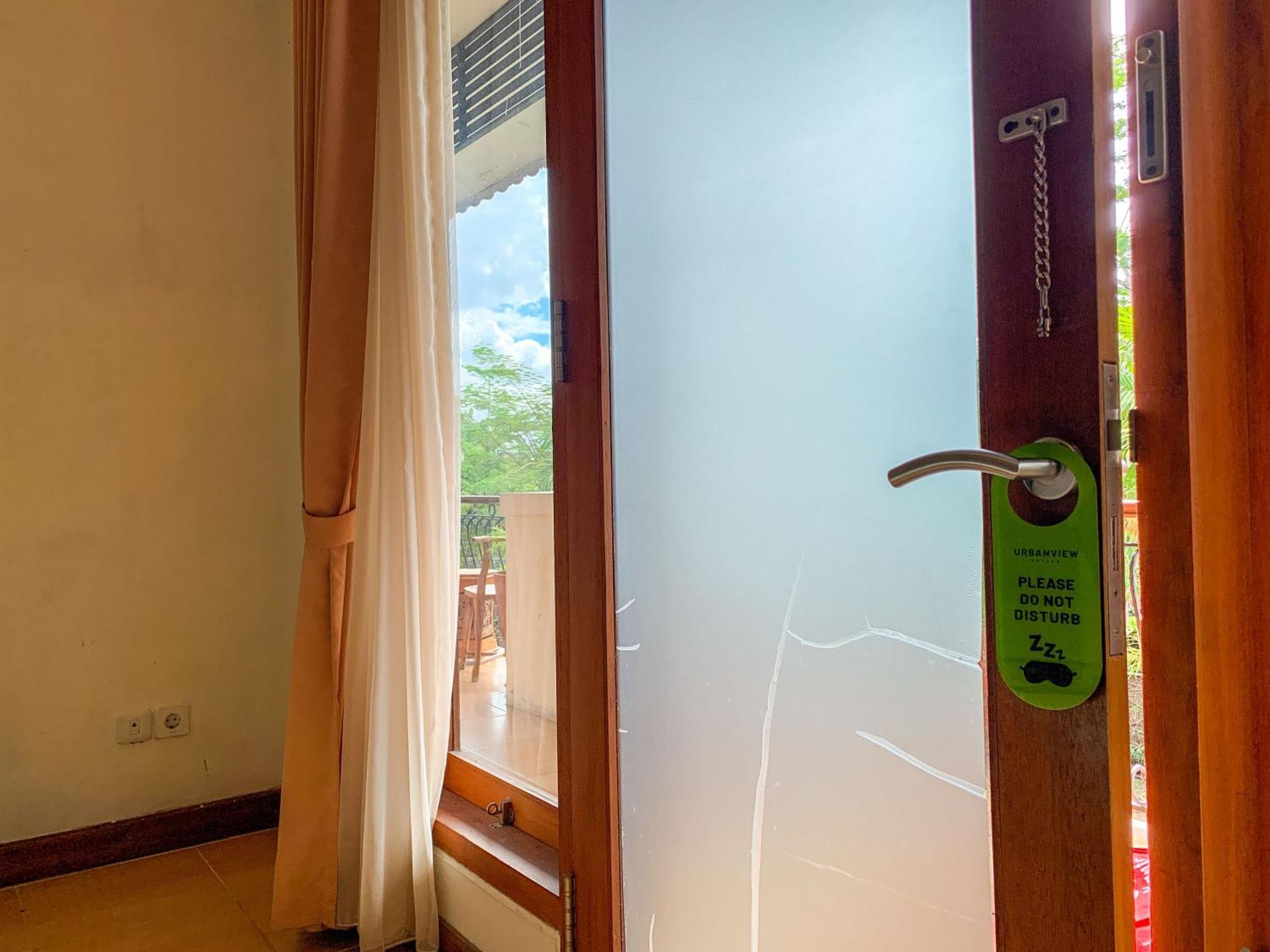 Urbanview Sasono Putro Condoongcatur By Reddoorz Hotel Kejayan