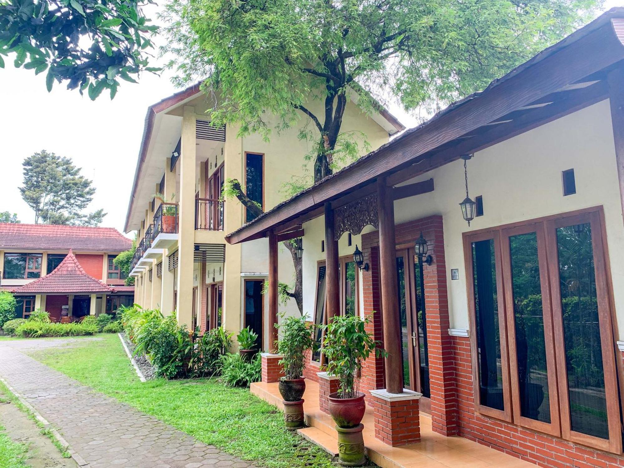 Urbanview Sasono Putro Condoongcatur By Reddoorz 3*