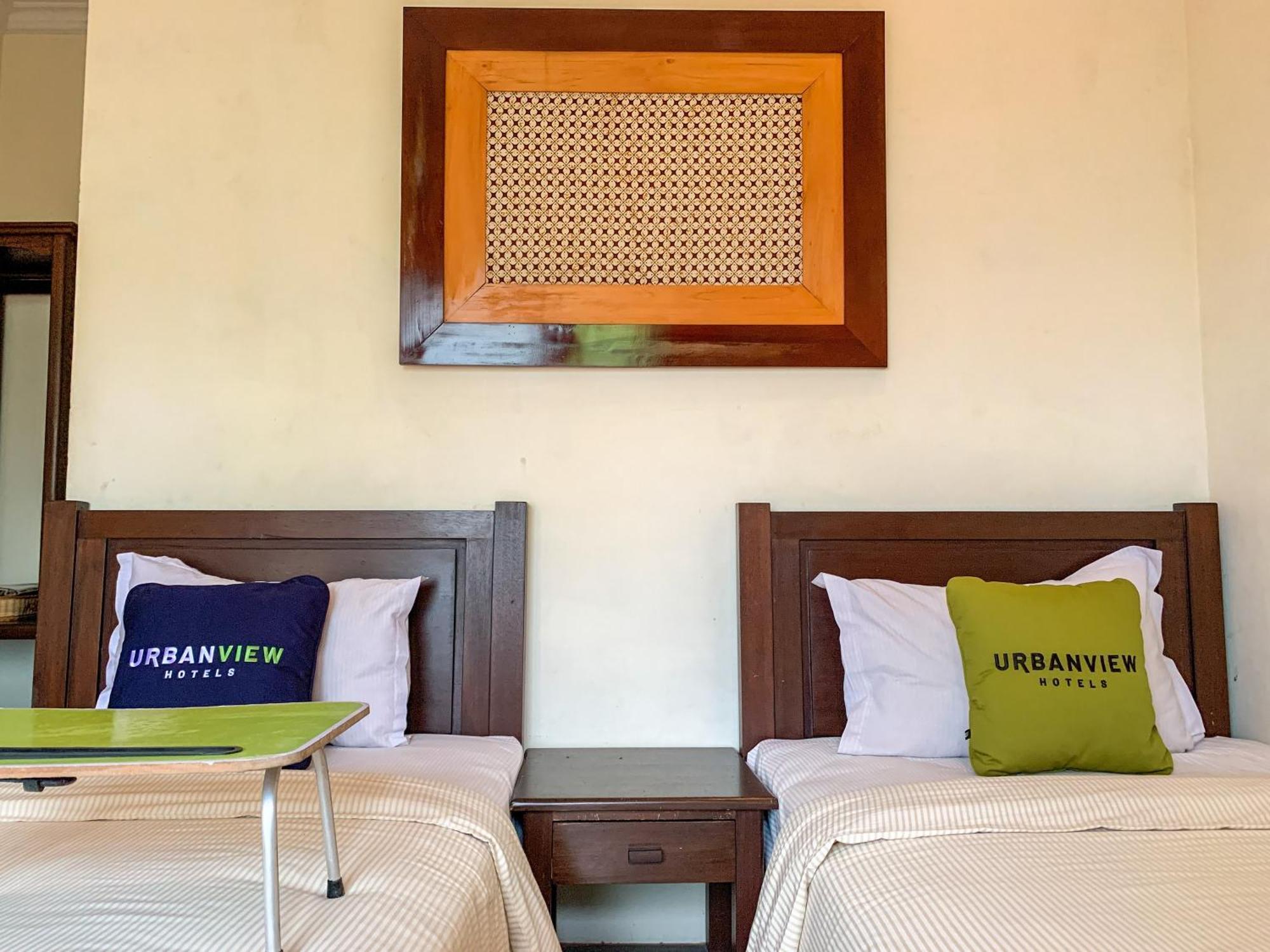 Urbanview Sasono Putro Condoongcatur By Reddoorz