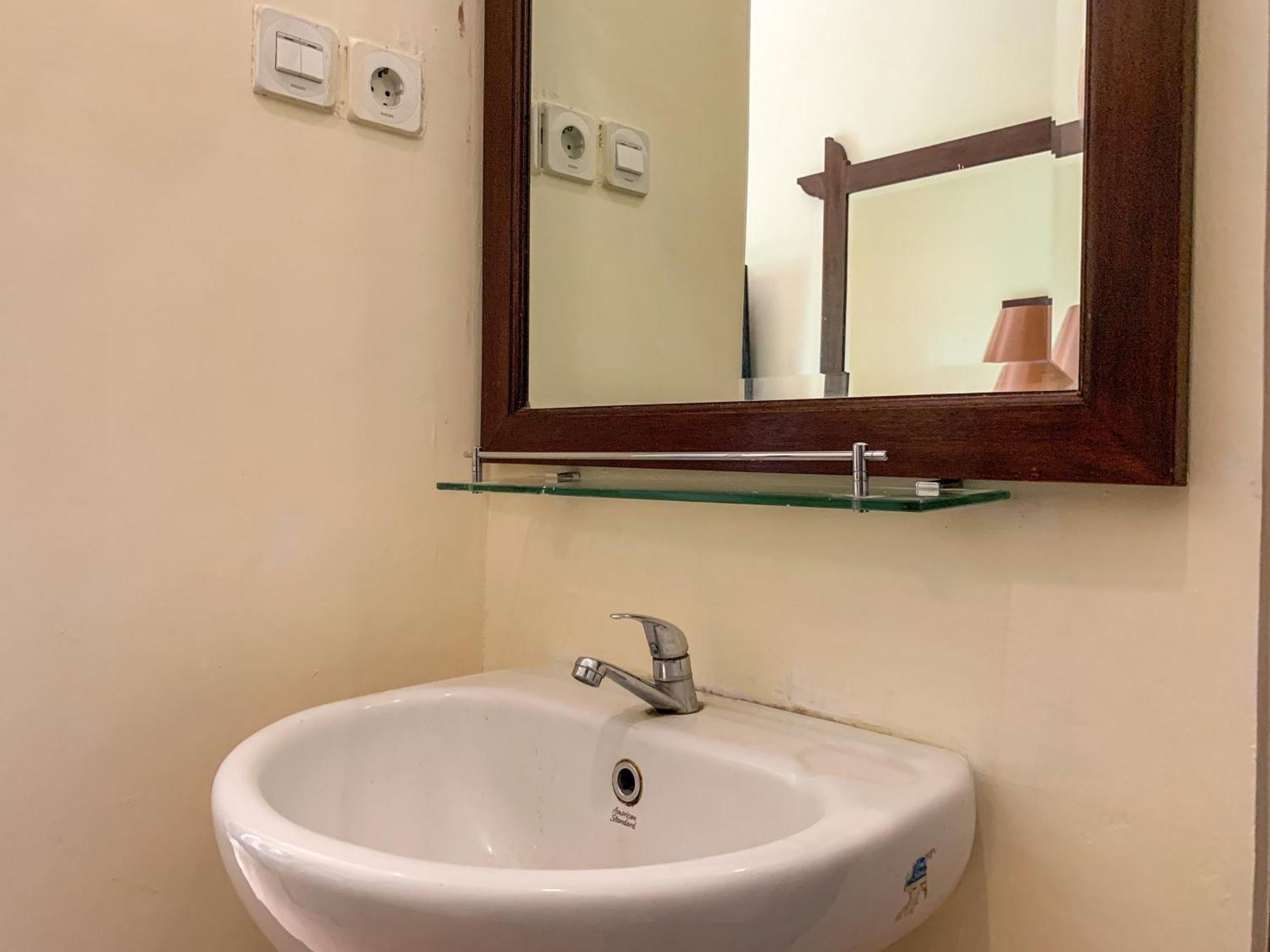 Hotel Urbanview Sasono Putro Condoongcatur By Reddoorz Kejayan