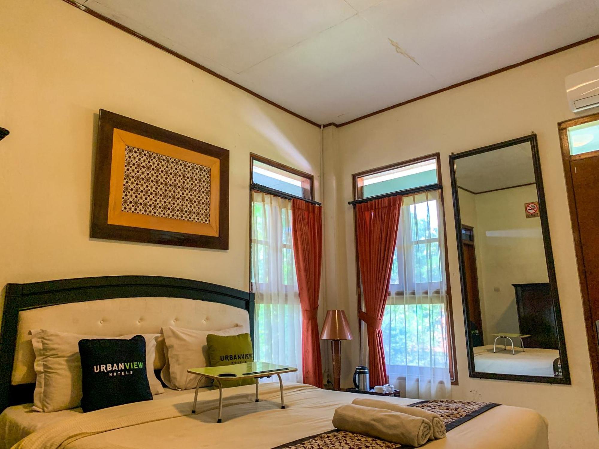 Hotel Urbanview Sasono Putro Condoongcatur By Reddoorz Kejayan